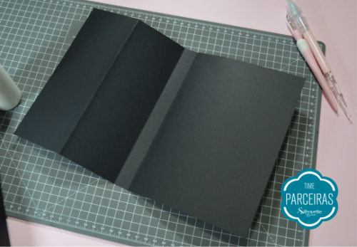 Quebra Cabeça Brilha no Escuro - DIY com Shape Grátis - Retângulos que formarão a capa da Caixa Tablet unidos