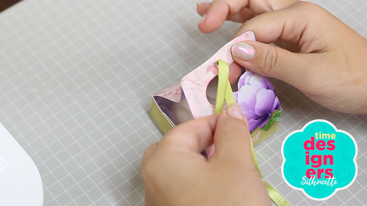 Laço - Como Fazer Caixinha Personalizada de Dia das Mães