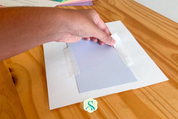 colando foto para fazer o quadro floral em quilling