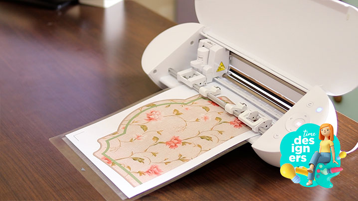 Cortando a peça de mesa posta na Portrait 4 Cortando a peça de mesa posta na Portrait 4