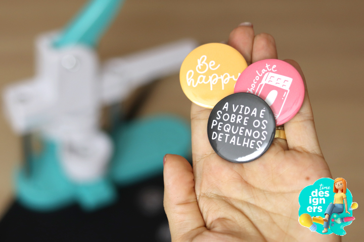 Bottons feitos na Máquina de Bottons Mimo Pin