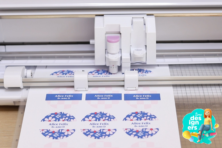 Silhouette Cameo 5 Alpha cortando o papel