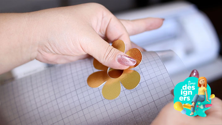 Resultado do corte no papel laminado