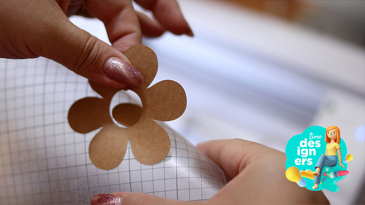 Resultado do corte no papel kraft