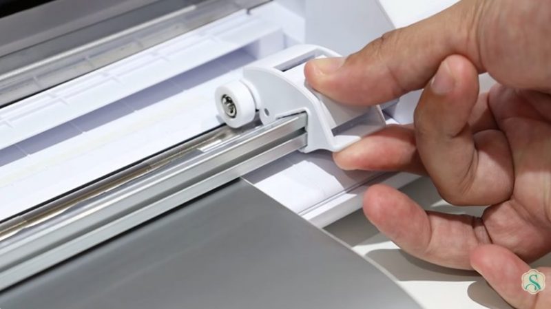 Ajustando o rolete da Cameo 5 Alpha Ajustando o rolete da Cameo 5 Alpha